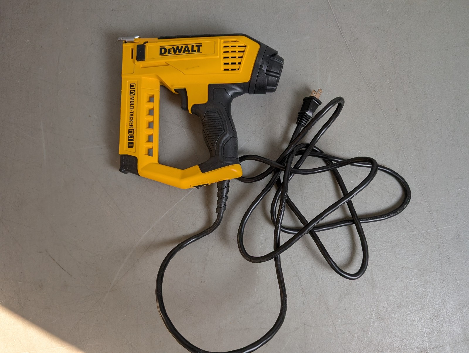 DEWALT 5-in-1 Multi-Tracker & Brad Nailer